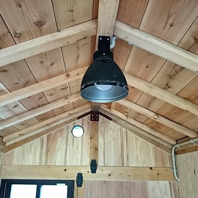 小屋diy 照明 お義父さんがｄｉｙ 小屋 三角屋根 などのインテリア実例 15 10 08 09 09 01 Roomclip ルームクリップ