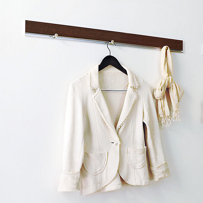 コートハンガー ピン付け シンプル 壁付け 収納 掛ける収納 などのインテリア実例 12 15 18 00 15 Roomclip ルームクリップ