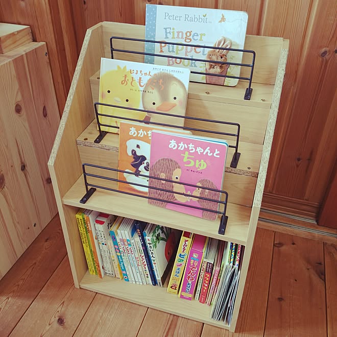 棚 カラーボックス Diy セリア 絵本棚のインテリア実例 16 12 30 10 23 35 Roomclip ルームクリップ