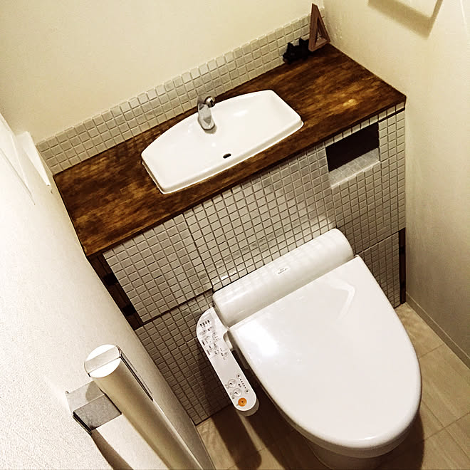バス トイレ タイルシール アンティークワックス トイレタンク隠し Diy 初投稿 などのインテリア実例 17 12 02 18 25 04 Roomclip ルームクリップ