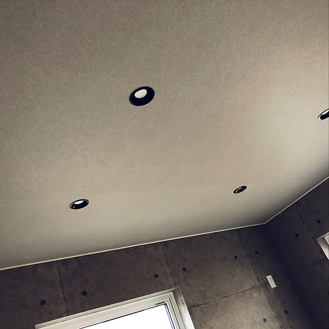 ダウンライト黒 シンプル 息子の部屋 平屋 コンクリートの壁 などのインテリア実例 19 11 13 38 27 Roomclip ルームクリップ