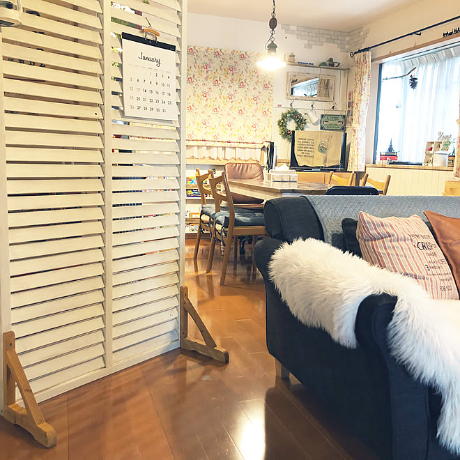 コーナン 間仕切りdiy 間仕切り ルーバーパーテーション ルーバーラティス などのインテリア実例 02 03 15 16 29 Roomclip ルームクリップ