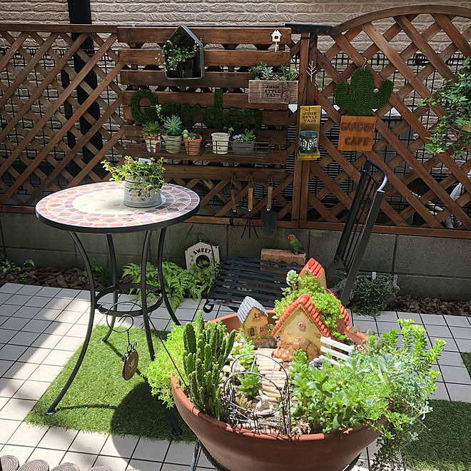 ニトリ ガーデンタイル 穴あきレンガ すのこdiy ジオラマ風寄せ植え などのインテリア実例 19 05 05 10 49 45 Roomclip ルームクリップ ニトリ ガーデンタイル 穴あきレンガ すのこdiy ジオラマ風寄せ植え などのインテリア実例 19 05 05 10 49 45 Roomclip ルームクリップ
