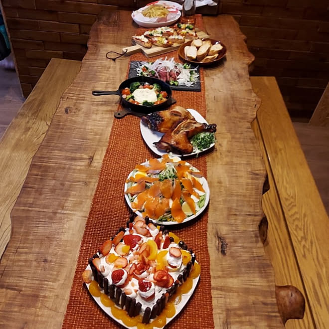 机 クリスマス クリスマスディナー クリスマスケーキ ニトリ ランナーのインテリア実例 21 12 25 03 03 Roomclip ルームクリップ