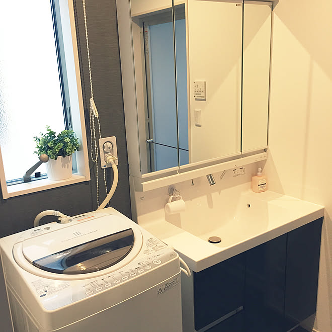 バス トイレ 洗濯機周り モノトーンインテリア Lixil洗面台 洗面所 などのインテリア実例 19 01 28 09 15 27 Roomclip ルームクリップ