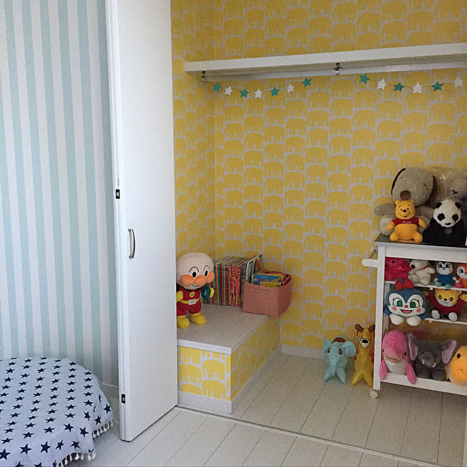 部屋全体 子供部屋 サンゲツ壁紙 初投稿 セリアのインテリア実例 17 12 17 10 06 51 Roomclip ルームクリップ