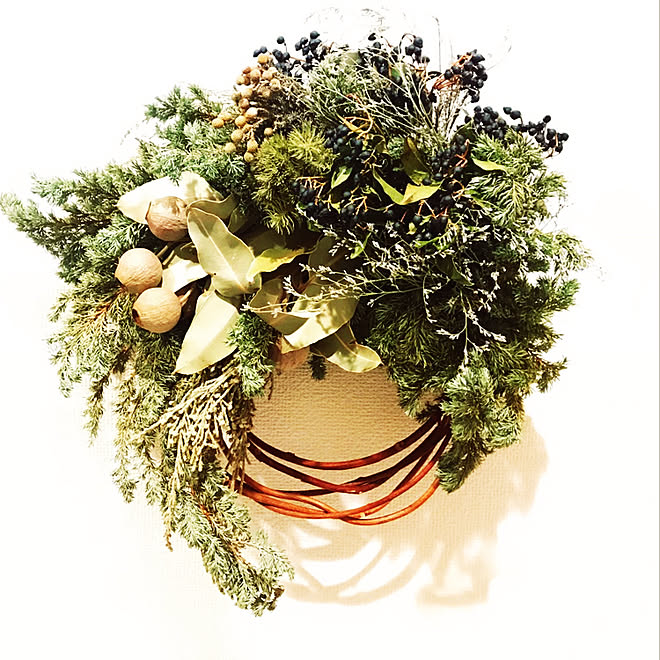 壁 天井 クリスマスリース リース 北欧 シンプル などのインテリア実例 18 12 04 12 32 58 Roomclip ルームクリップ