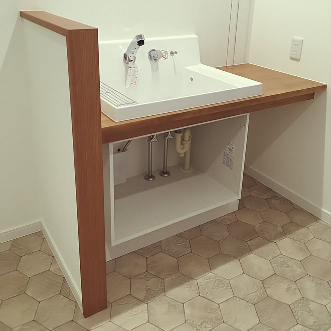 リクシル ピアラ 造作洗面台 ダイソン スタンド 自作