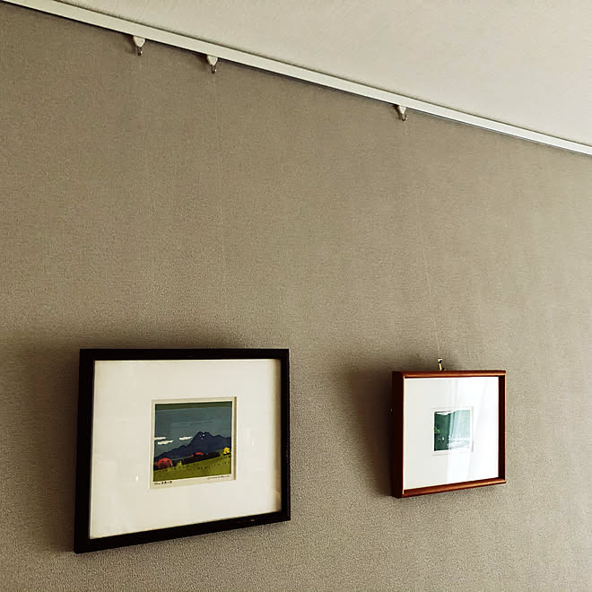 版画絵 絵を飾る リビングの壁 ピクチャーレール 団地リノベーション などのインテリア実例 04 16 14 00 08 Roomclip ルームクリップ