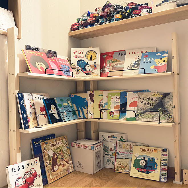 絵本と暮らす 絵本コーナー 絵本棚diy 絵本収納 絵本棚 などのインテリア実例 11 28 23 36 50 Roomclip ルームクリップ