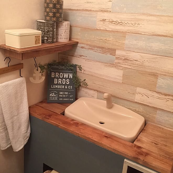 バス/トイレ/トイレットペーパー見せる収納/トイレタンク隠し DIY/狭いトイレ/壁紙屋本舗...などのインテリア