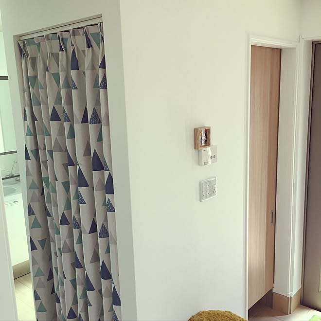 玄関 入り口 カーテンじゅうたん王国 ナチュラル 土間収納 玄関収納のインテリア実例 17 05 10 18 23 Roomclip ルームクリップ