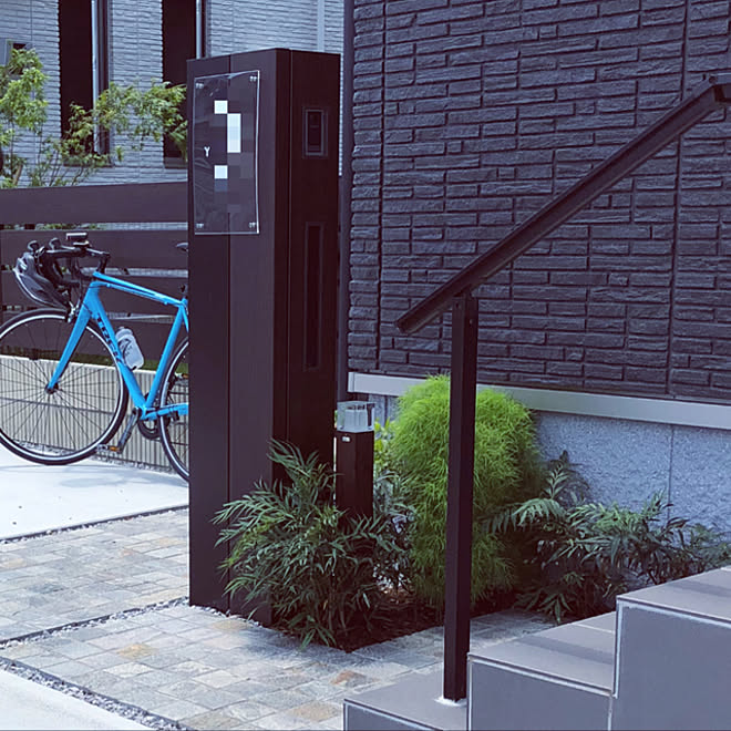 エクステリア ポスト かっこいい家 モニター応募投稿 玄関ポーチ などのインテリア実例 09 05 03 18 02 Roomclip ルームクリップ