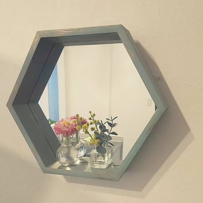 棚 ナチュラル 3コインズ雑貨 鏡 お花のある暮らしのインテリア実例 03 01 08 58 18 Roomclip ルームクリップ