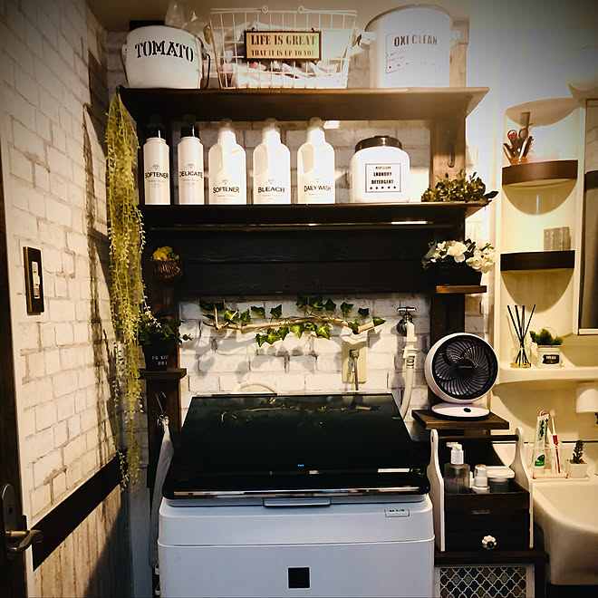 洗面所 収納 洗剤詰め替えボトル 壁紙屋本舗 ディアウォール棚 ディアウォール などのインテリア実例 21 12 07 15 26 13 Roomclip ルームクリップ 洗面所 収納 洗剤詰め替えボトル 壁紙屋本舗 ディアウォール棚 ディアウォール などのインテリア実例 21 12 07 15 26 13 Roomclip ルームクリップ