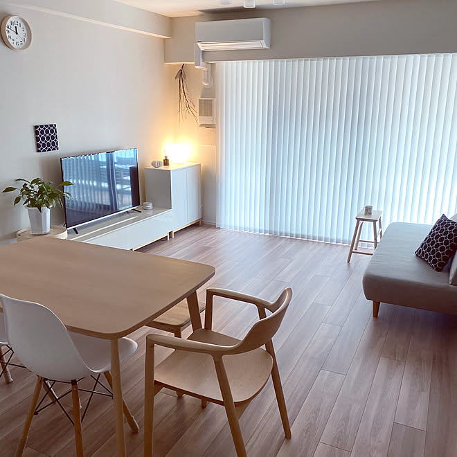 縦長リビング 掃除しやすい家 バーチカルブラインド 間接照明 すっきり暮らす などのインテリア実例 06 19 12 05 49 Roomclip ルームクリップ