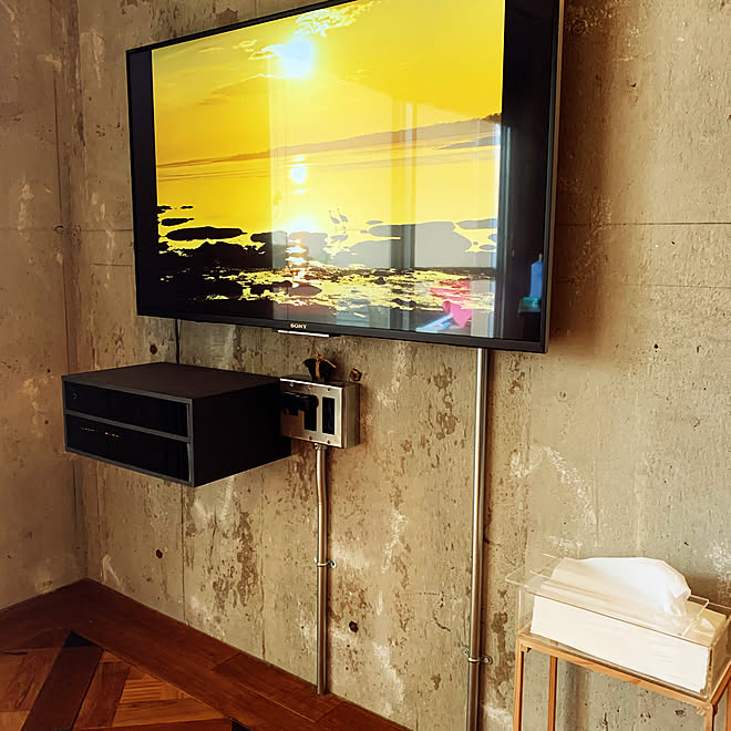 鉄管 壁掛けテレビ レコーダー置き場 インダストリアル Diy などのインテリア実例 02 15 16 38 21 Roomclip ルームクリップ