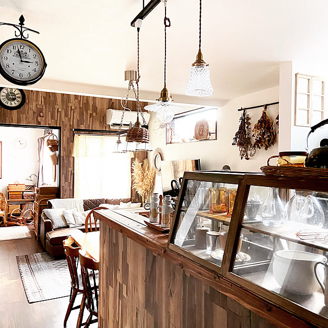 カウンター上 キッチン収納 サリュ ガラスケース リビングダイニングキッチン などのインテリア実例 22 02 13 14 35 45 Roomclip ルームクリップ