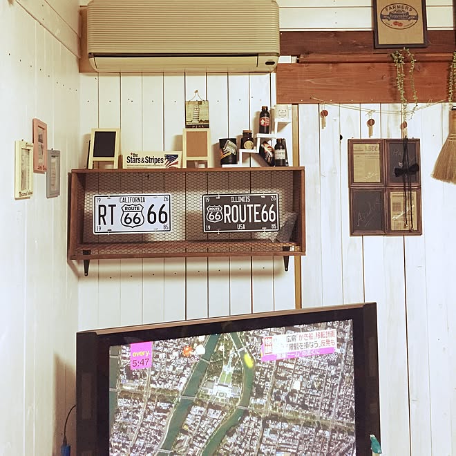 棚/嵐のDVDMy Shelfがやっと…/テレビの上の棚/リメ缶/ダイソー&hellip;などのインテリア実例 20150224 1755