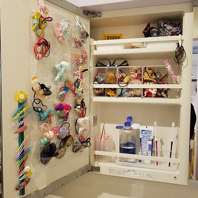 バス トイレ 洗面所の鏡 洗面所 収納 100均 ヘアゴム収納のインテリア実例 17 12 16 08 45 36 Roomclip ルームクリップ