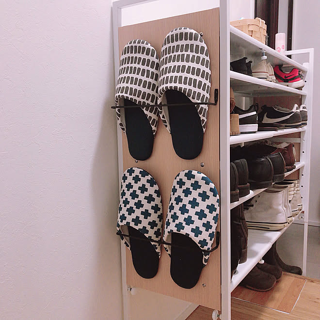 セリア スリッパ 100円ショップ スリッパ収納 Diy などのインテリア実例 05 12 18 49 15 Roomclip ルームクリップ