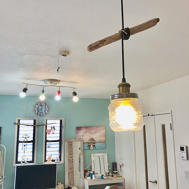 瓶ライト 流木 ペンダントライトdiy ペンダントライト シーリングライト などのインテリア実例 05 12 17 09 03 Roomclip ルームクリップ