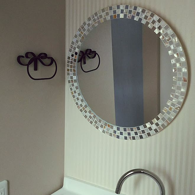 壁 天井 ２階洗面所 リリカラ壁紙 細ストライプ ベージュ系クロス などのインテリア実例 17 07 24 08 02 19 Roomclip ルームクリップ