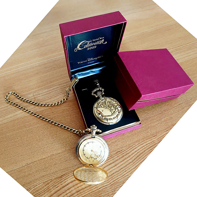 ベッド周り レトロ イベント参加 想い出の品 懐中時計 などのインテリア実例 22 02 11 10 15 15 Roomclip ルームクリップ