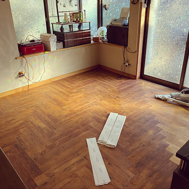 ヘリンボーン貼りに挑戦 ヘリンボーンdiy マロン 床板貼りました 床板diy などのインテリア実例 12 26 18 22 24 Roomclip ルームクリップ