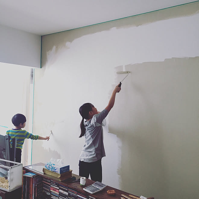 ミルクティー色 壁紙屋本舗さんのペンキ リビングのインテリア実例 17 12 29 17 05 59 Roomclip ルームクリップ