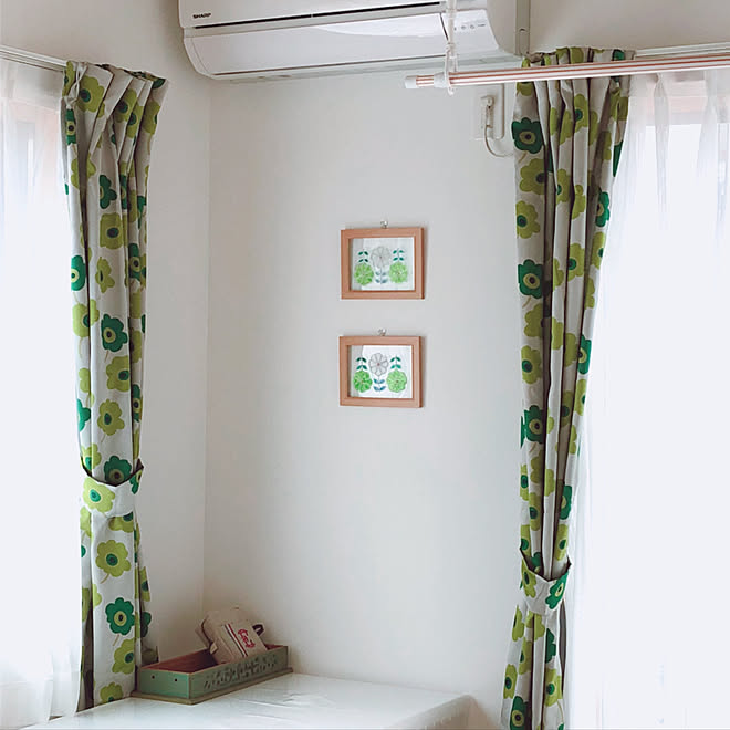 壁 天井 カーテン 緑の部屋 ２階 新築一戸建て などのインテリア実例 18 07 04 09 59 46 Roomclip ルームクリップ