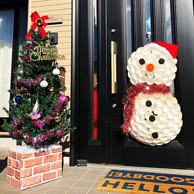 玄関 入り口 ダンボールリメイク 紙コップ雪だるま クリスマスツリー クリスマス などのインテリア実例 17 12 17 23 46 40 Roomclip ルームクリップ