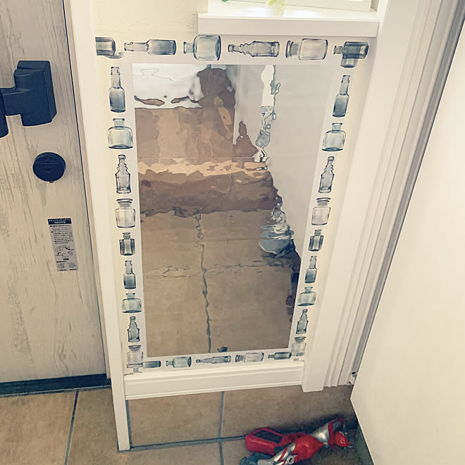 19 5 29 フレーム風 ミラーシール ミラーシート マスキングテープ などのインテリア実例 19 05 29 09 45 32 Roomclip ルームクリップ