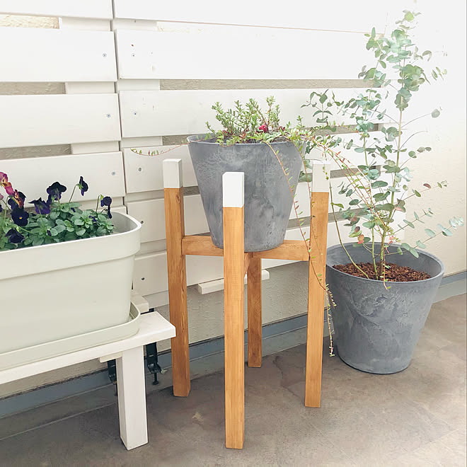 グリーンのある暮らし ラティスdiy ベランダガーデン プランタースタンド Diy などのインテリア実例 12 17 10 46 17 Roomclip ルームクリップ