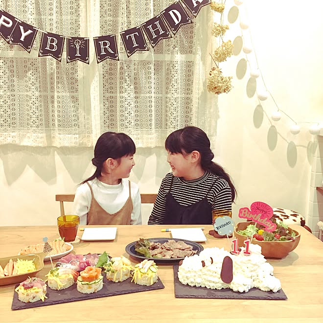 スレートプレート ニトリ スヌーピーケーキ 寿司ケーキ お誕生日ディナー などのインテリア実例 17 04 11 00 38 53 Roomclip ルームクリップ