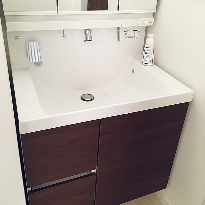 バス トイレ 独立洗面台 新築一戸建て ナフコ21スタイル リクシルの洗面台 などのインテリア実例 17 08 08 16 21 22 Roomclip ルームクリップ