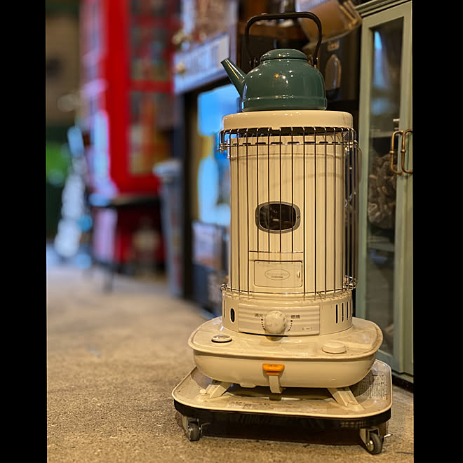 コロナストーブ Diy リメイク 木造倉庫 ガレージ 倉庫カフェ などのインテリア実例 19 12 21 16 53 09 Roomclip ルームクリップ