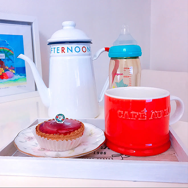 机 アフタヌンティーケトル 哺乳瓶 アフタヌンティーコーヒーカップ ダイソー などのインテリア実例 18 12 10 22 49 39 Roomclip ルームクリップ