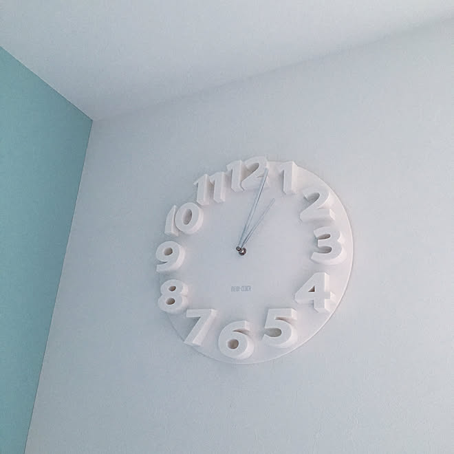 部屋全体 シンプル 白 白 壁掛け時計 時計 などのインテリア実例 18 04 24 13 10 54 Roomclip ルームクリップ 部屋全体 シンプル 白 白 壁掛け時計 時計 などのインテリア実例 18 04 24 13 10 54 Roomclip ルームクリップ