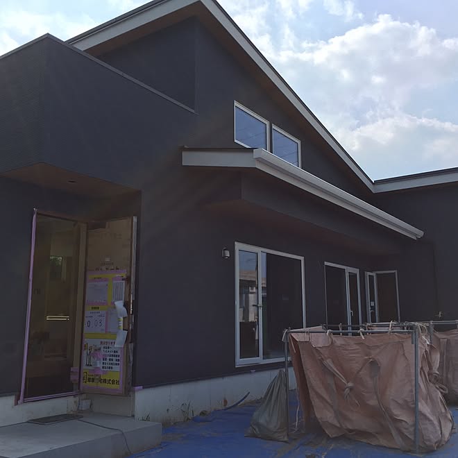 部屋全体 ネイビーの壁 外観 平屋 片流れ屋根 などのインテリア実例 17 06 15 23 05 29 Roomclip ルームクリップ