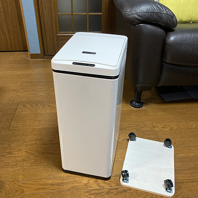 Heimセンサー付ゴミ箱 端材 Diy ダイソーのキャスター Diy Diy主婦 などのインテリア実例 21 02 02 21 32 48 Roomclip ルームクリップ