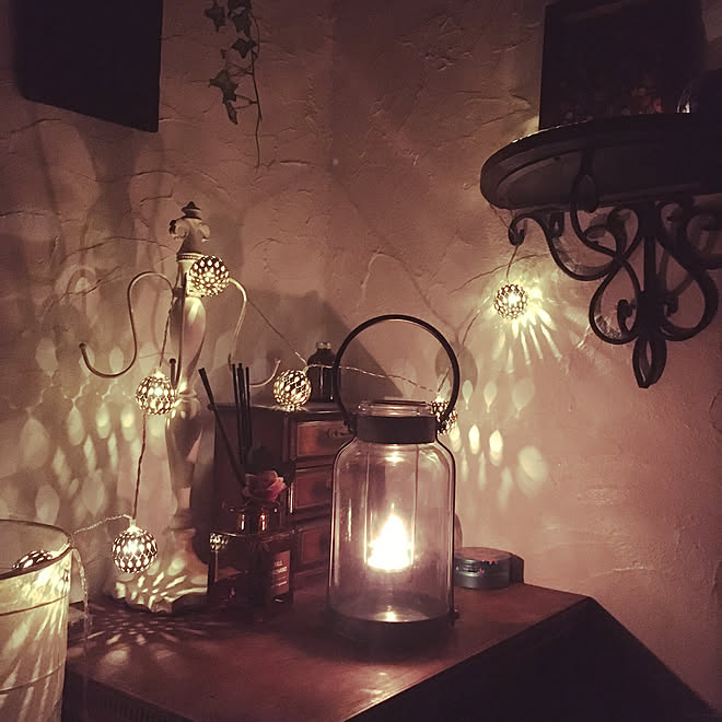 間接照明 キャンドルホルダー ランタン カインズ 雑貨 などのインテリア実例 21 09 08 22 55 46 Roomclip ルームクリップ