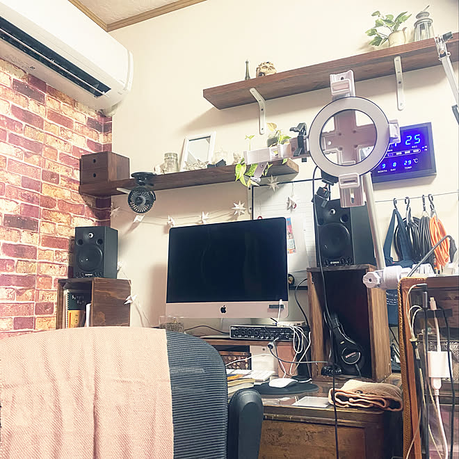 棚もdiy スピーカーの台と机の拡張台は作りました Dtmルーム 介護してても素敵な家にしたい シンメトリー好き などのインテリア実例 21 09 08 18 49 08 Roomclip ルームクリップ