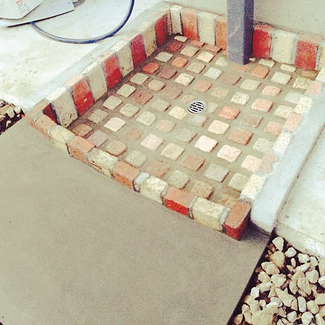 庭 立水栓 ピンコロ石 手作り 足洗い場 などのインテリア実例 14 12 15 01 33 42 Roomclip ルームクリップ