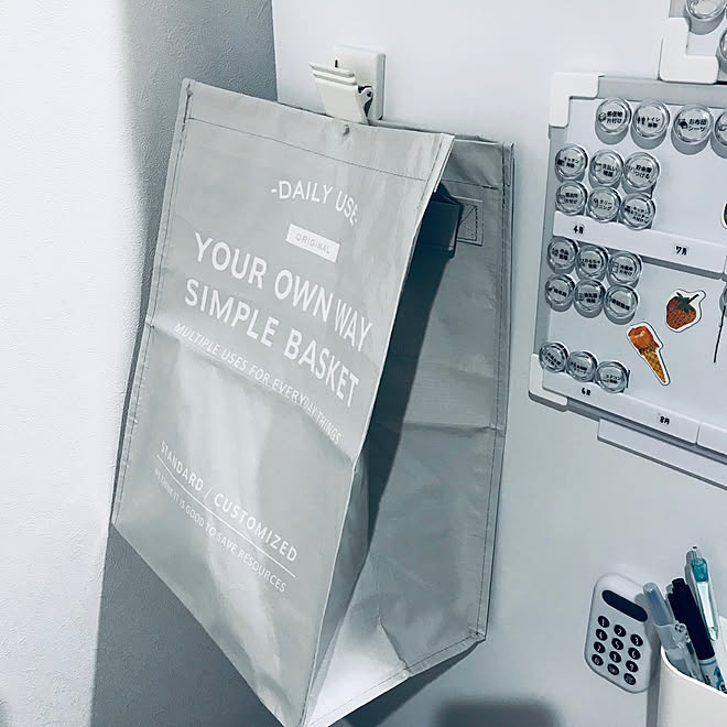 キッチン ランドリーバッグ 冷蔵庫横 レジ袋収納 ダイソー などのインテリア実例 19 02 04 21 51 57 Roomclip ルームクリップ