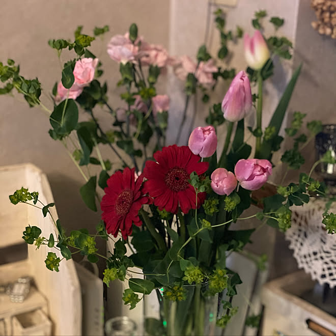 花のある暮らし はなのある暮らし リビングにお花を グリーンのある暮らし ピンク ホワイト などのインテリア実例 21 03 18 21 51 28 Roomclip ルームクリップ