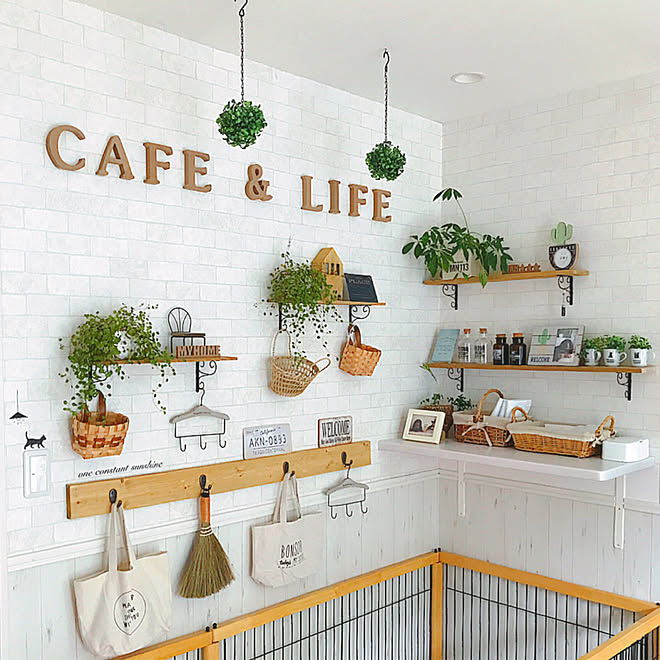 壁 天井 壁紙 カゴ Diy初心者 ホームセンター などのインテリア実例 17 10 08 13 12 39 Roomclip ルームクリップ