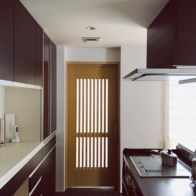 格子戸 格子戸の向こうが和室 引き戸 壁面収納 カウンターキッチン などのインテリア実例 19 12 02 23 41 29 Roomclip ルームクリップ