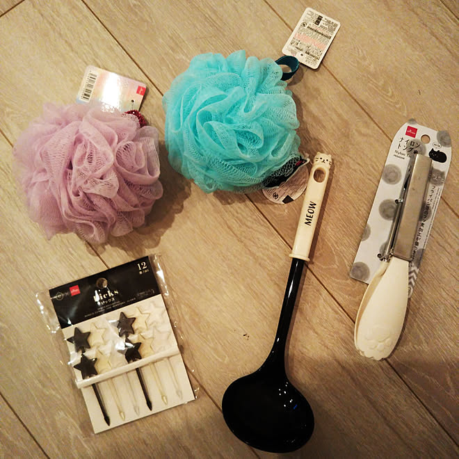 机 Daiso ダイソー シャワーボール ボディータオル などのインテリア実例 01 26 17 05 36 Roomclip ルームクリップ 机 Daiso ダイソー シャワーボール ボディータオル などのインテリア実例 01 26 17 05 36 Roomclip ルームクリップ