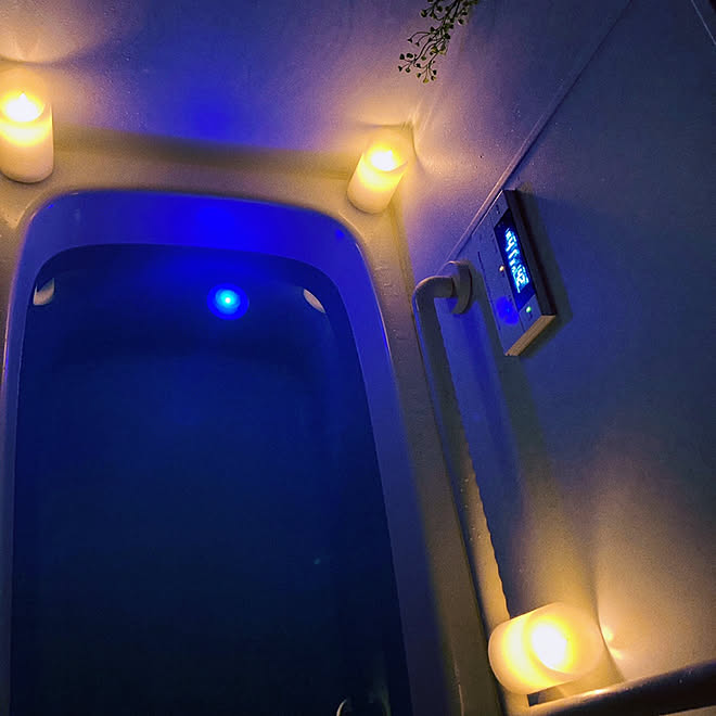 Totoラフィア ダイソーのバスライト Ledキャンドルライト Toto 参道沿いに建つ家 などのインテリア実例 22 08 27 12 24 37 Roomclip ルームクリップ